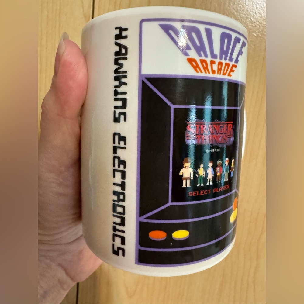 Stranger Things Cup - Picture 10 of 11